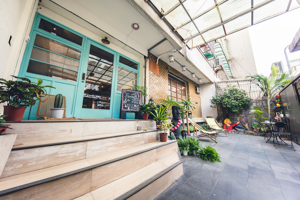 After：門窗改裝成二手老門窗