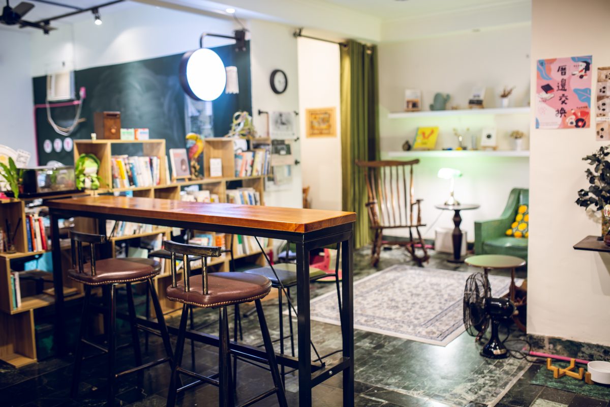 After：打通後以較開放的傢俱擺設營造輕鬆交流的氛圍